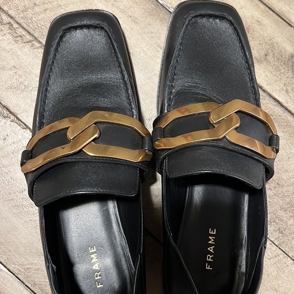 FRAME Le Miramar Chain Embellished Leather collapsible-heel loafers - Picture 10 of 13